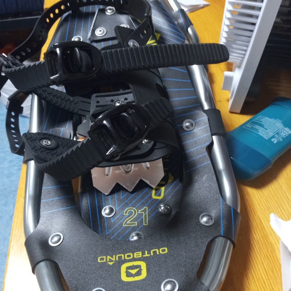 OUTBOUND Snowshoe Kit | Lightweight Aluminum Snowshoes